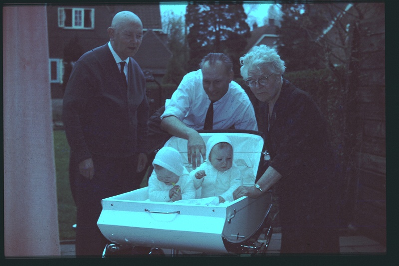 42.Soestdijk apr 1964 Dick,Dien,Papa,Brigitte,Marion.JPG